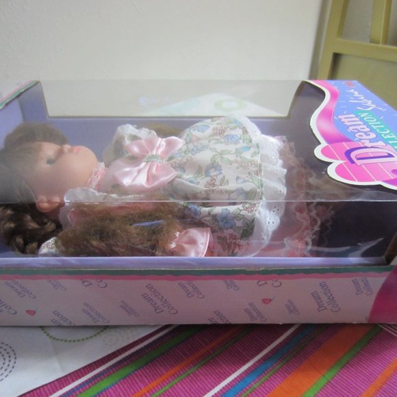 VINTAGE(RARE) DREAM COLLECTION (SABINA) BROWN HAIR (GIGO) DOLL/12" - Picture 10 of 10